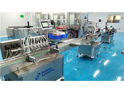 灌裝機，旋蓋機，貼標機，生產(chǎn)車間安裝完成